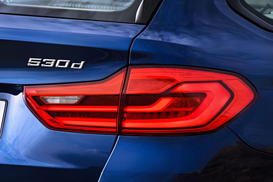 Детали экстерьера BMW 530d xDrive Touring M Sport 2017 года  (WW) (фото 19 из 78)